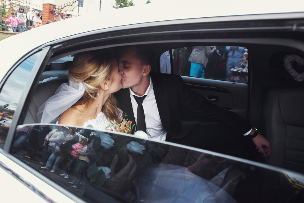 Top 7 Reasons to Rent a Limo for Your Wedding Day