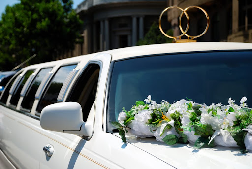 How much does it cost to rent a limo - decorated limo.