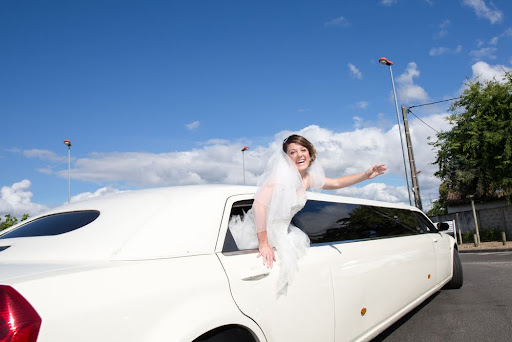 8 Essential Tips for Choosing a Limousine Service for Your Honeymoon